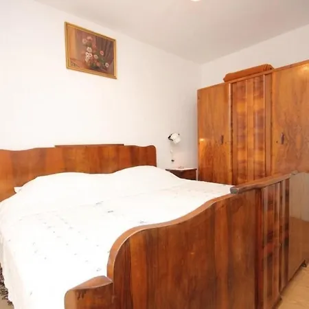 Mat Apartman Vis