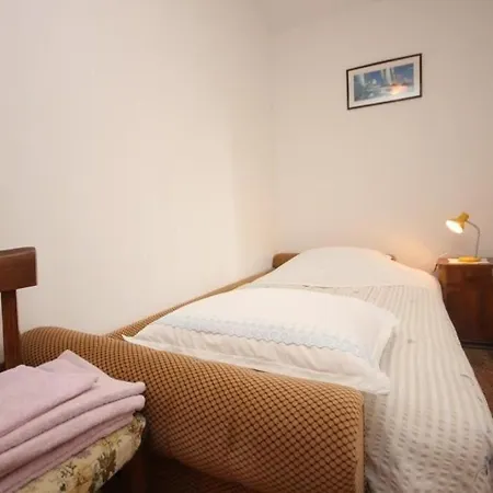 Mat - Great Location Apartment Vis