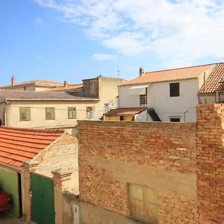 Mat - Great Location Apartment